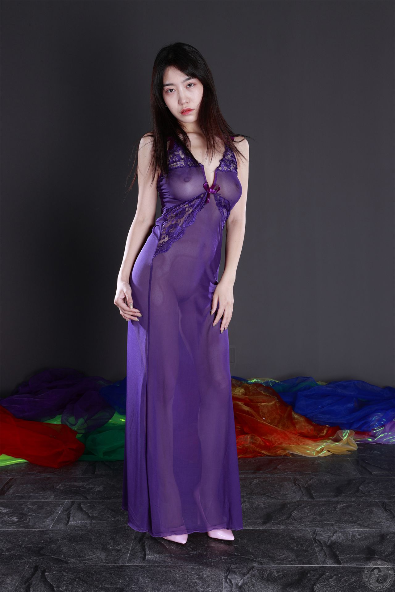 Private photos of Chinese models have no watermarks.
