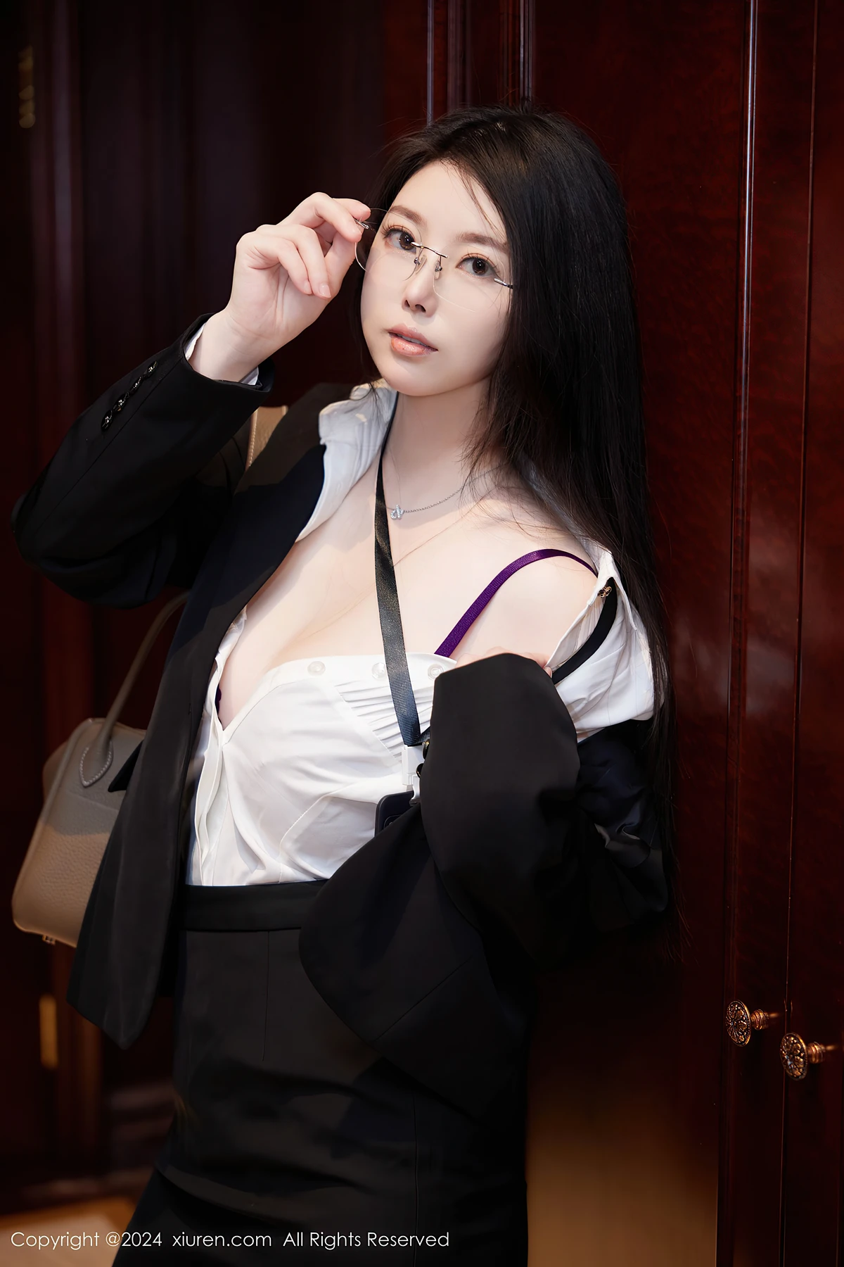 XiuRen秀人网 No.9131 白茹雪Abby