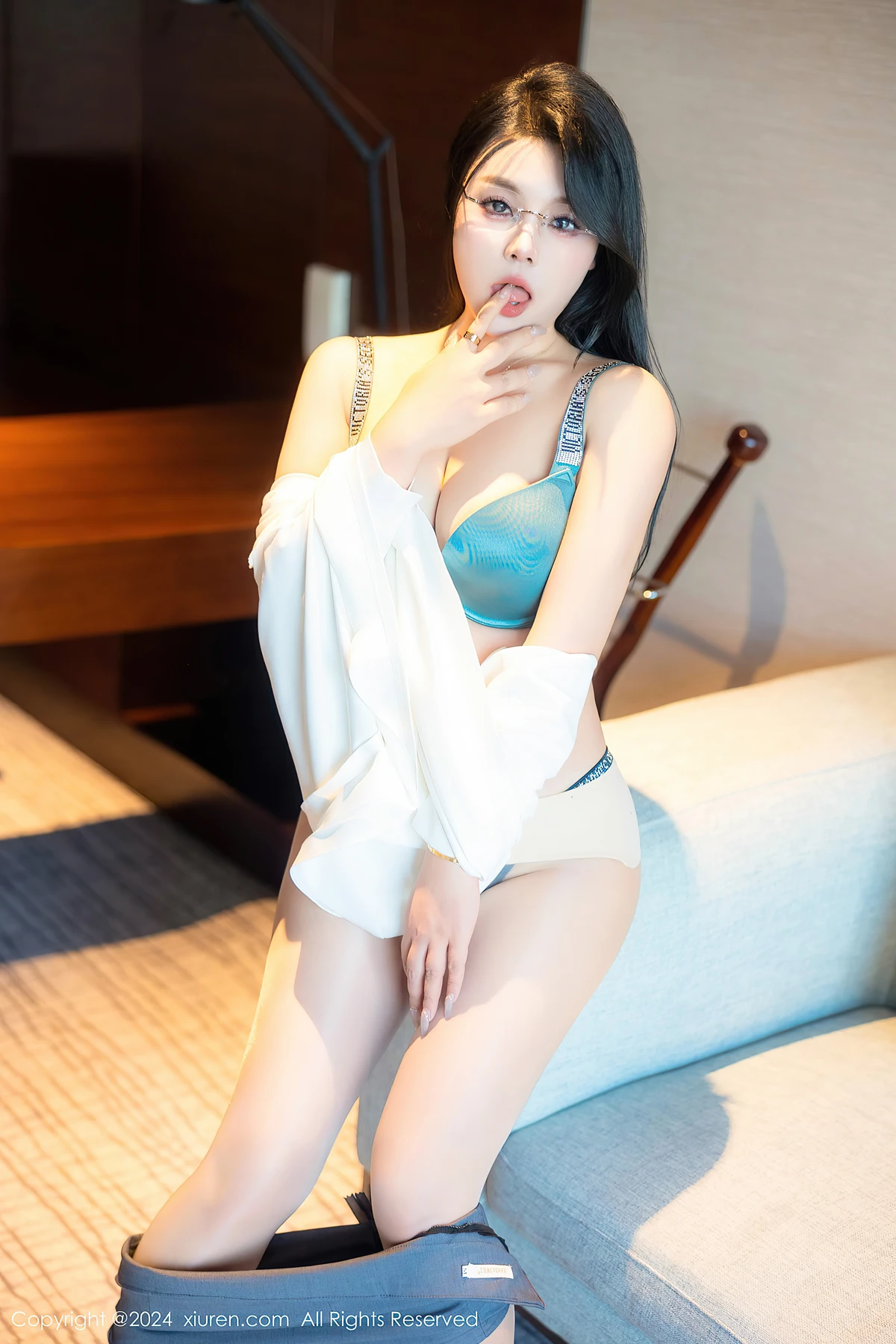 XiuRen秀人网 No.8989 麦田Maitian
